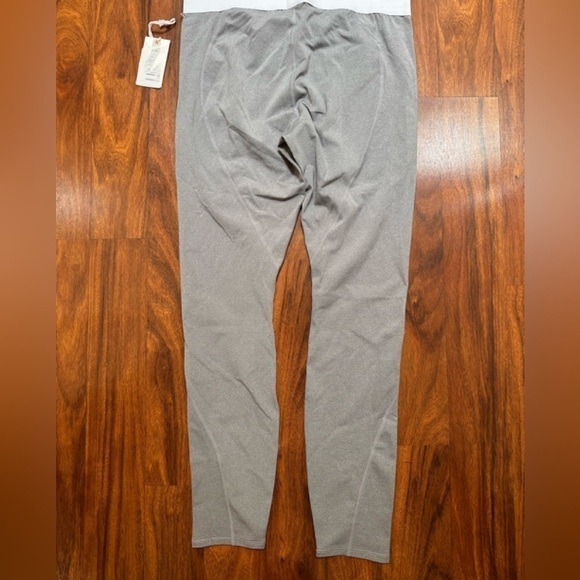 GOOD American Active Essential Icon leggings size 4 NWT - Picture 4 of 5